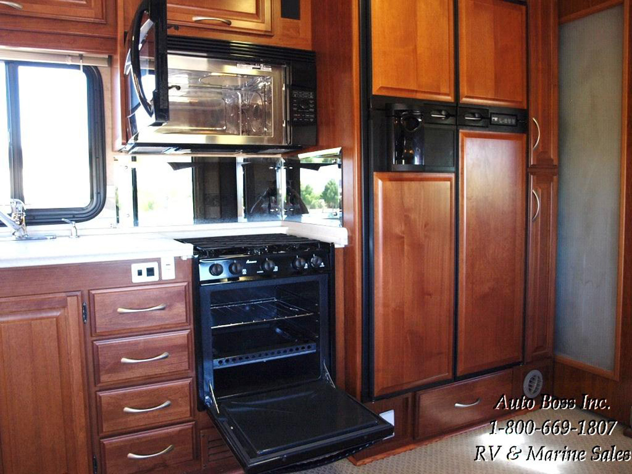 2010-06-26, 036, Galley