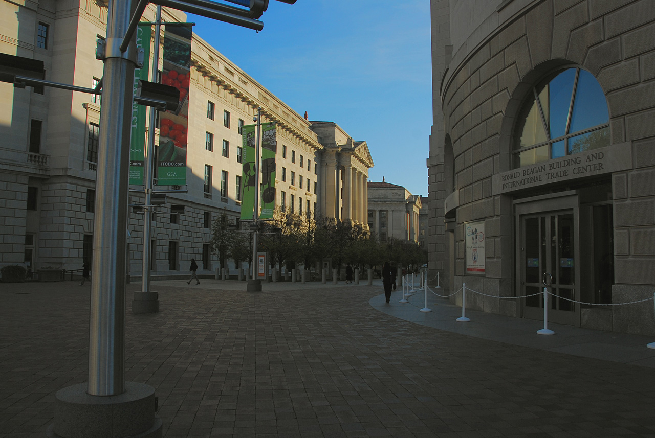 2010-11-08, 179, Federal Triangle, Washington, DC