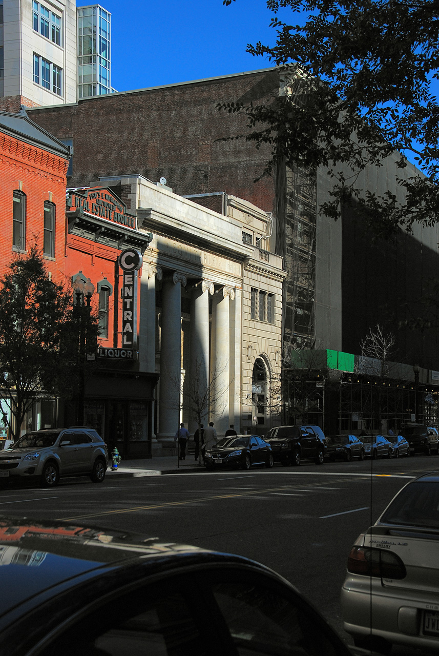 2010-11-09, 011, Along G Street, Washington, DC