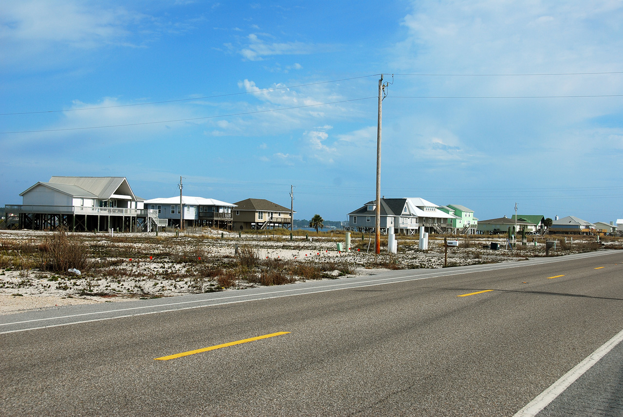 2012-01-17, 019, Beach Houses alone Rt 182, AL