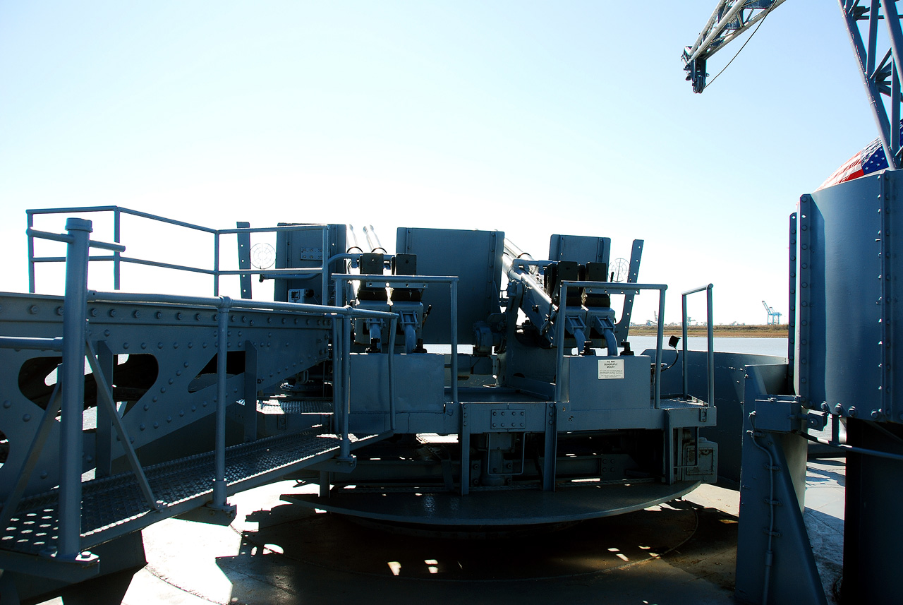 019, 40mm Guns