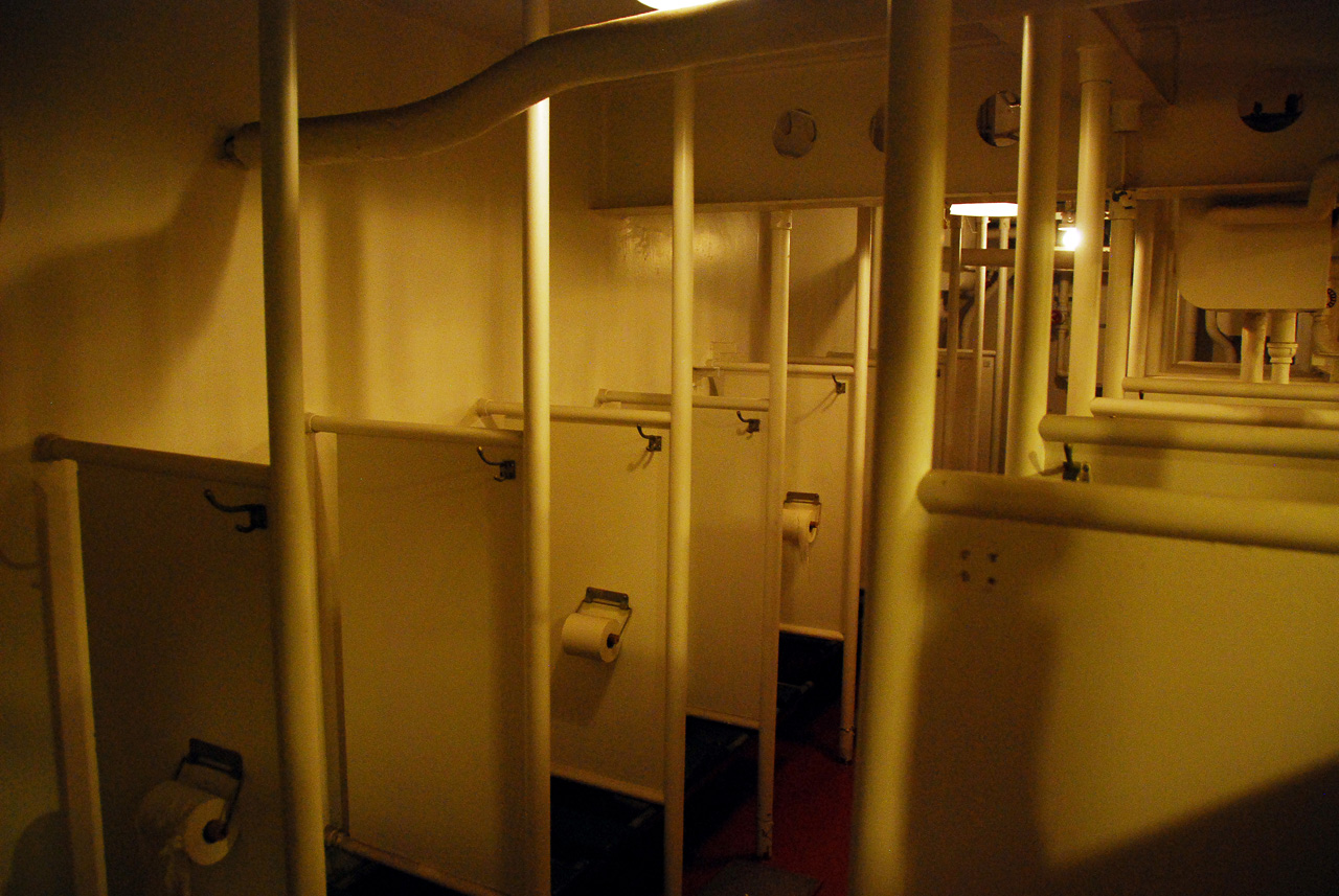 092, Latrine