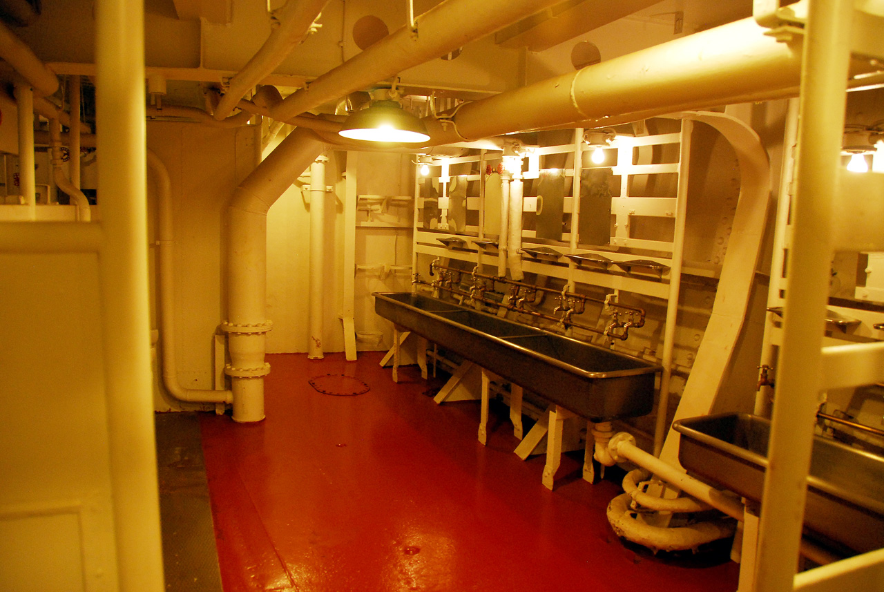094, Latrine