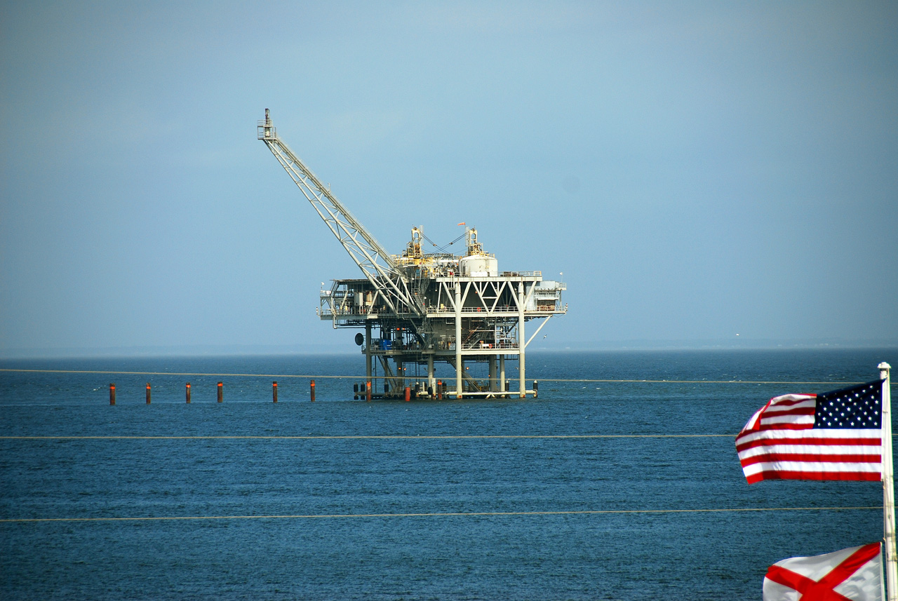 2012-01-31, 032, Gas Rig in Bay