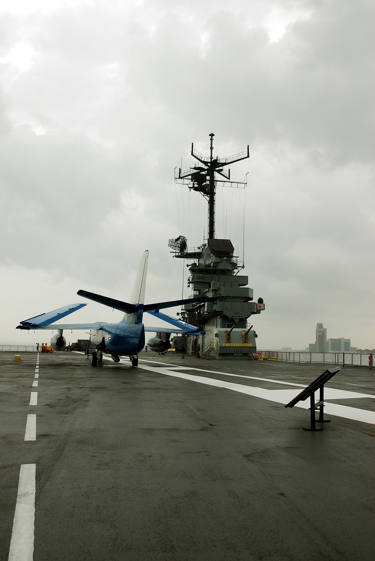 2012-02-15, 044, USS Lexington