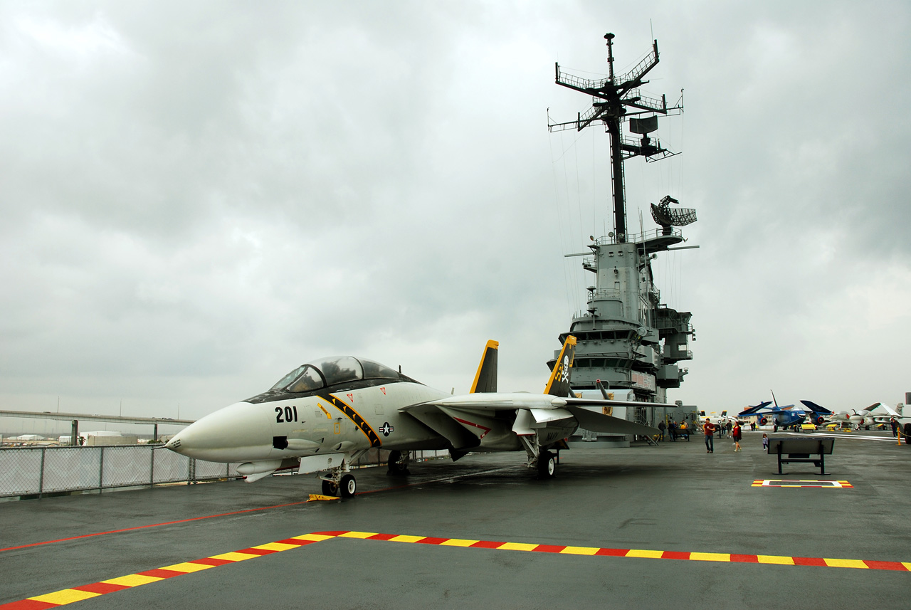 2012-02-15, 052, USS Lexington