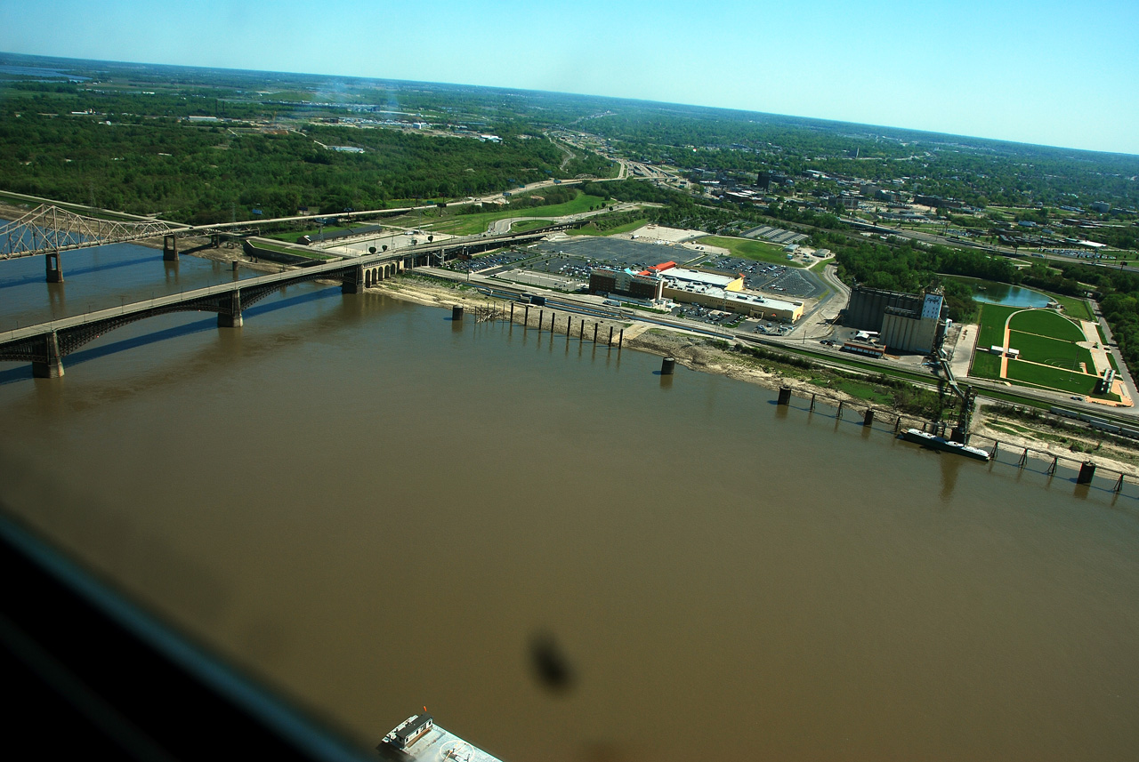 2012-04-09, 022, Looking East from the Top, MO