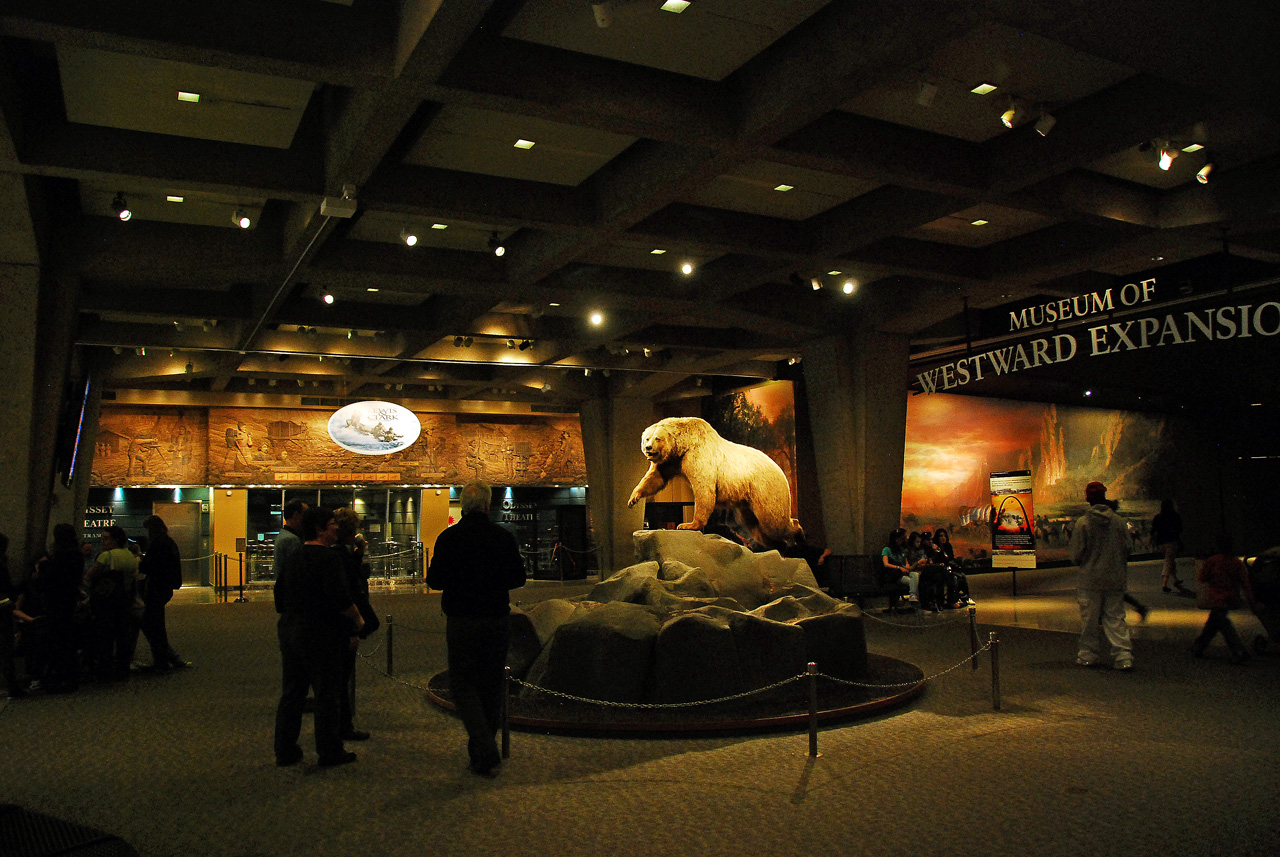 2012-04-09, 029, Museum in base, MO