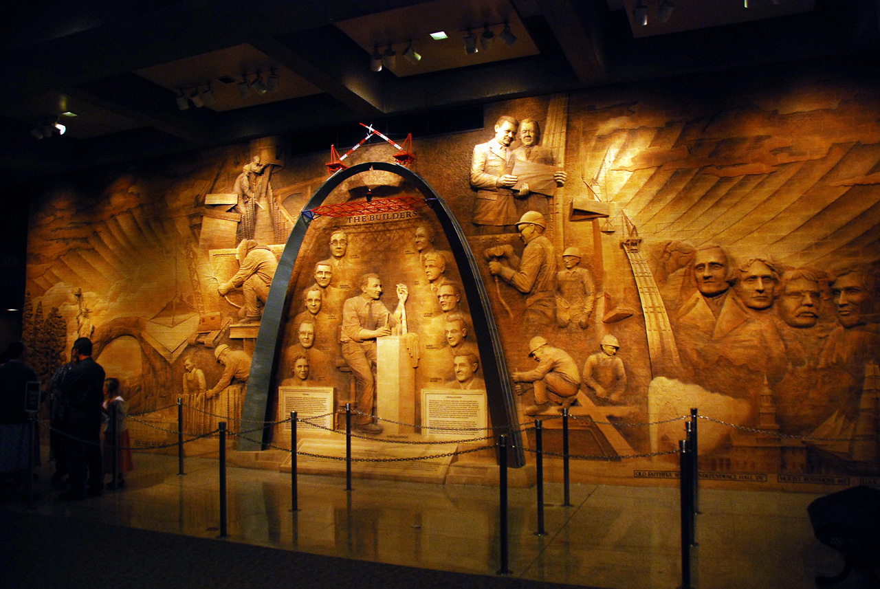 2012-04-09, 031, Museum in base, MO