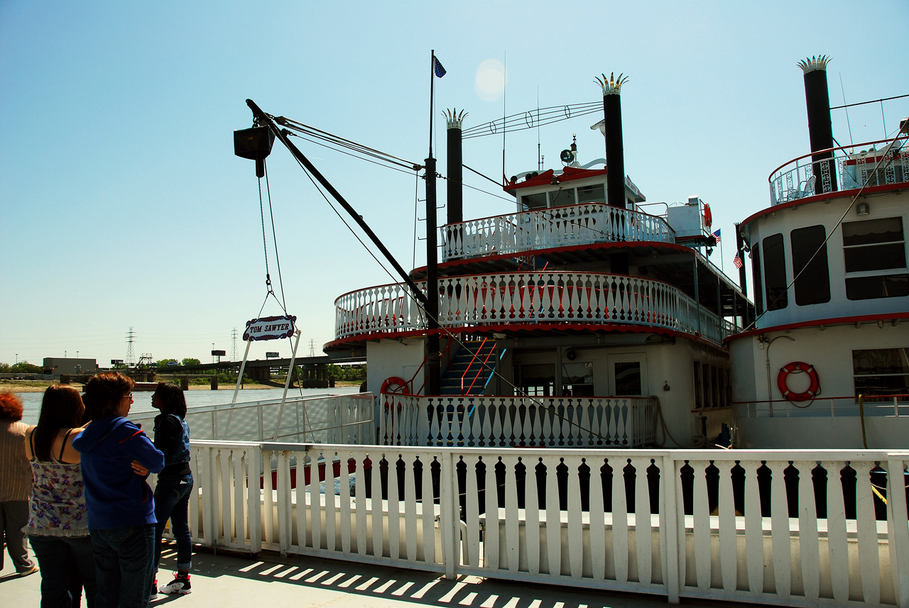 2012-04-09, 005, The River Boats, MO