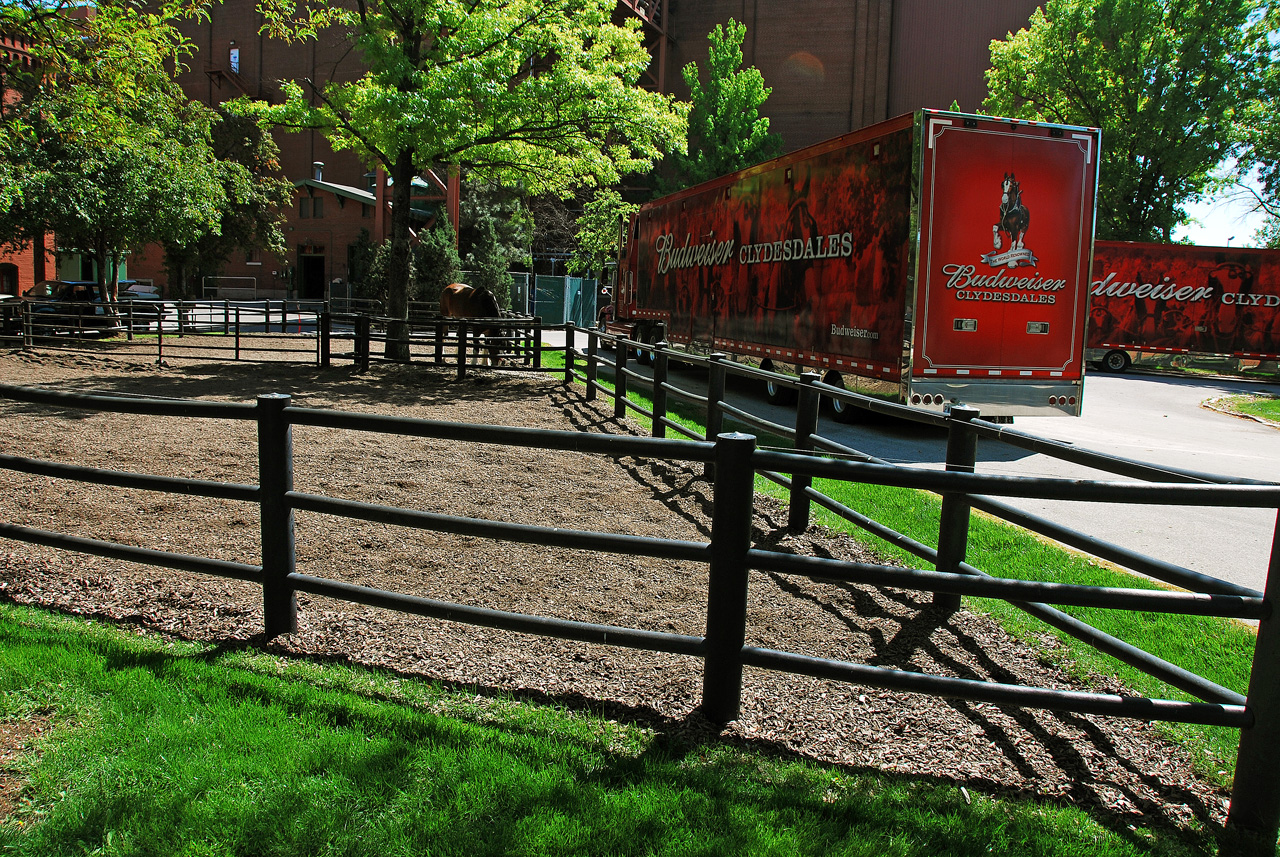 2012-04-11, 005, Budweiser Tour, St Louis, MO