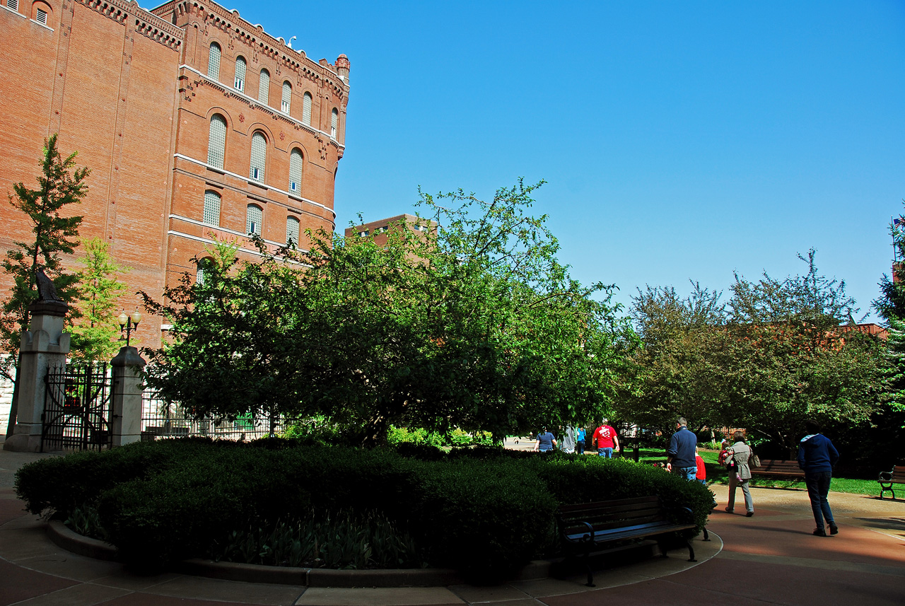2012-04-11, 030, Budweiser Tour, St Louis, MO