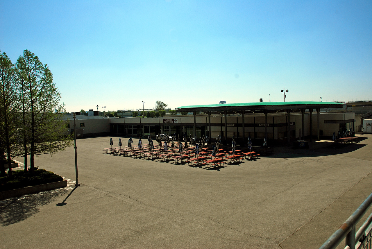 2012-04-18, 046, Main Plaza