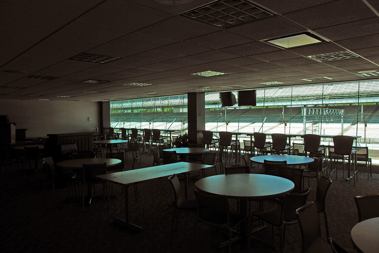 2012-04-18, 047, Gasoline Alley Suite