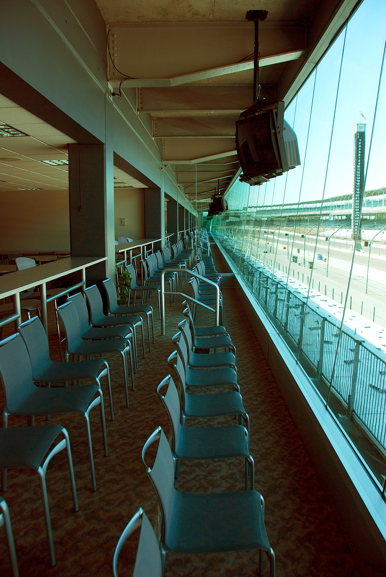 2012-04-18, 048, Gasoline Alley Suite