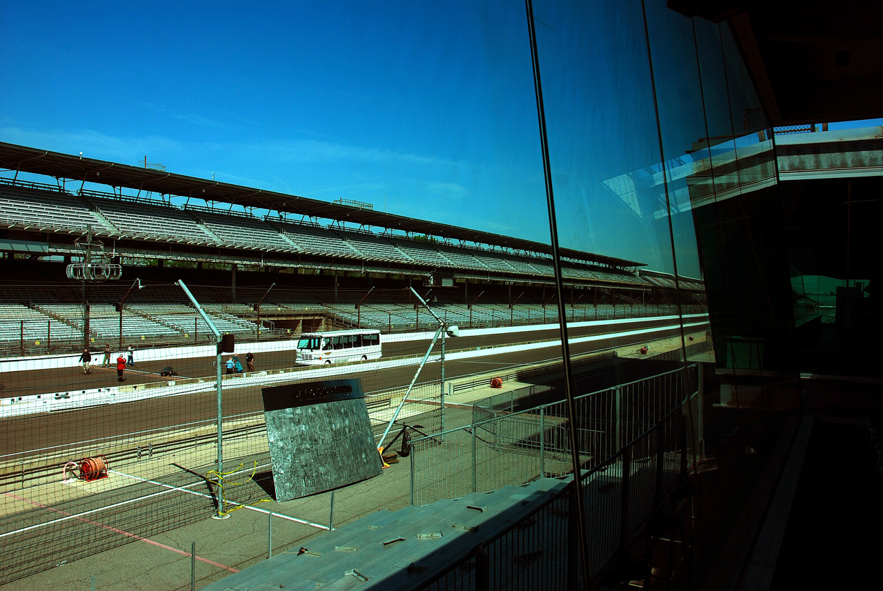2012-04-18, 049, Gasoline Alley Suite