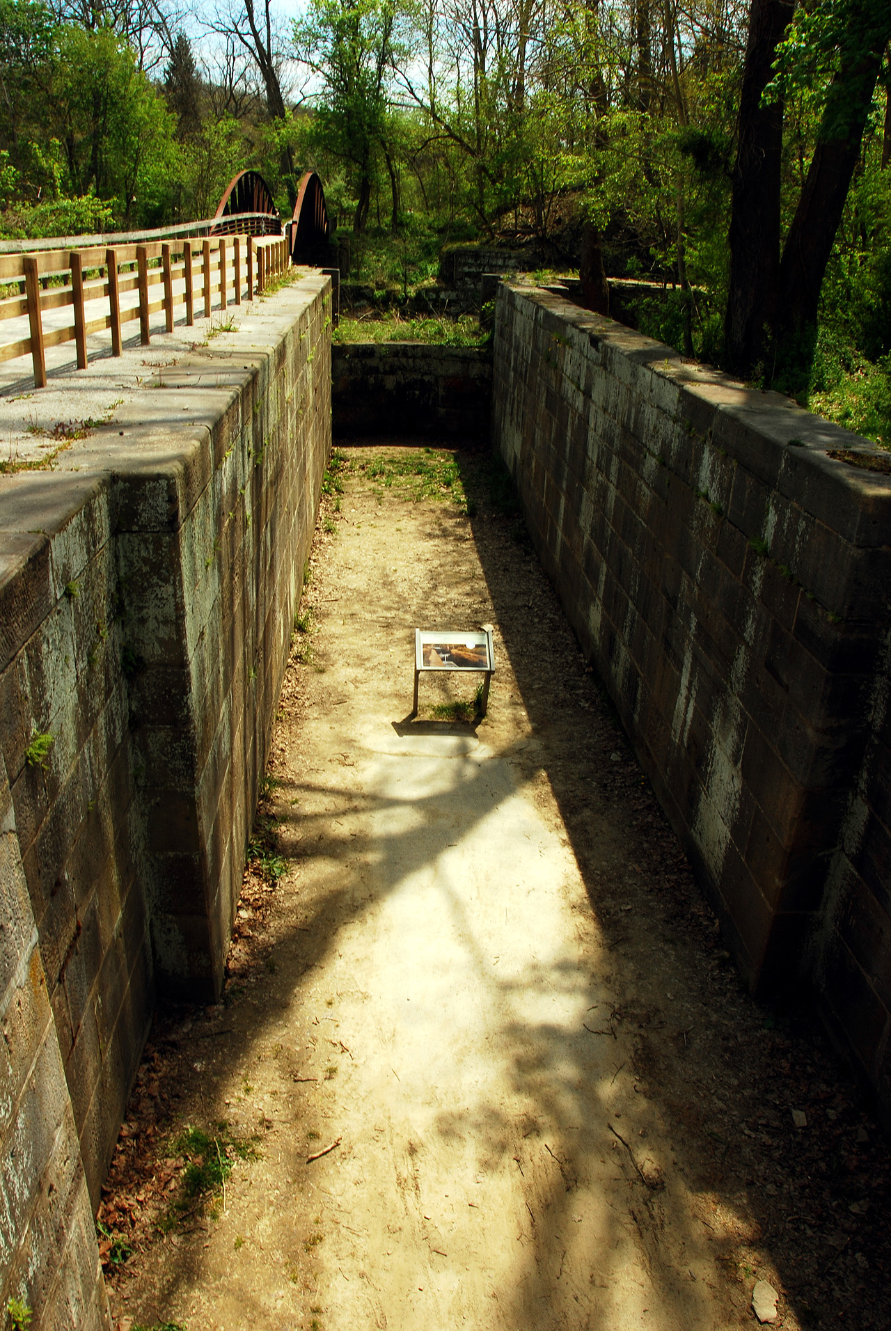 2012-04-25, 018, Lock 29 Area