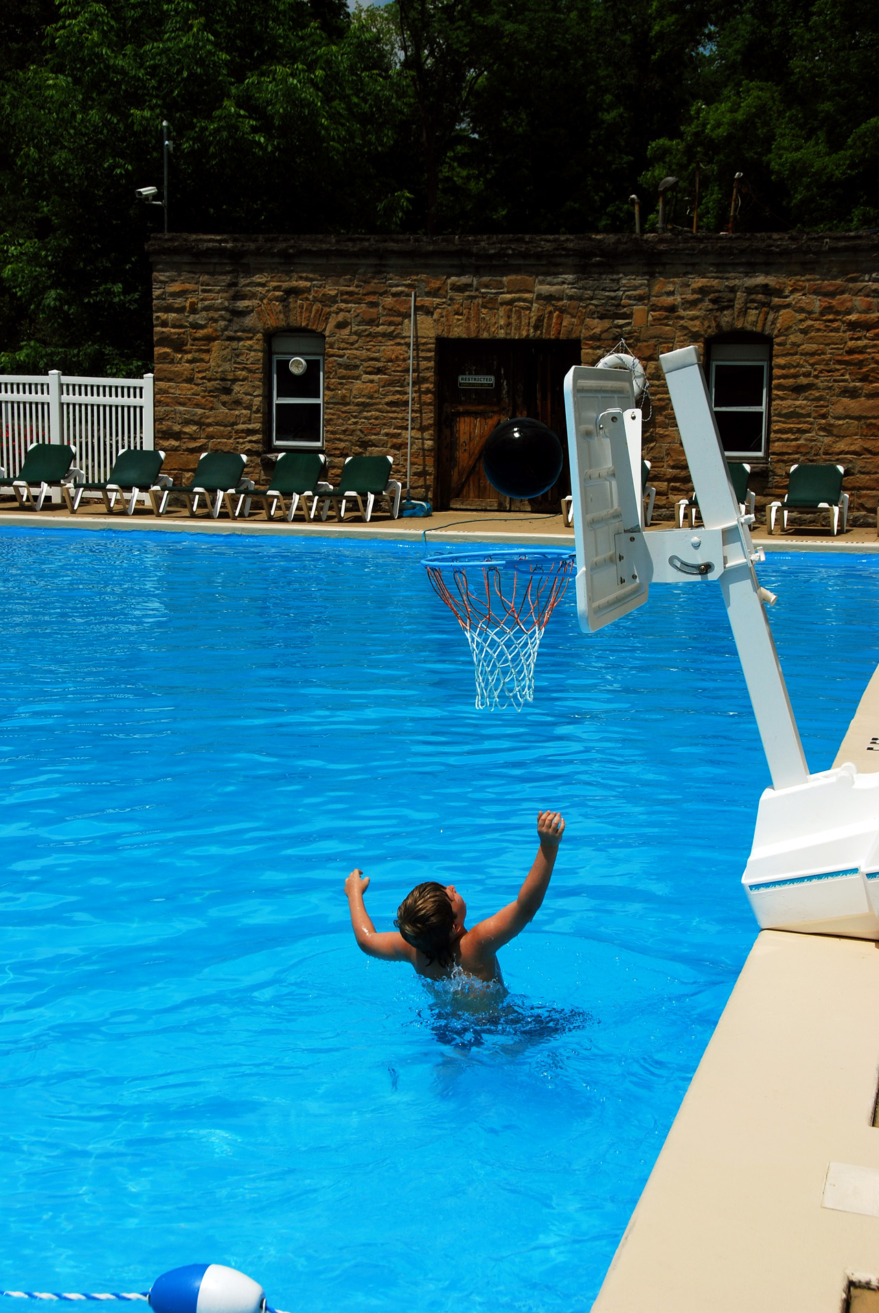 2012-05-31, 009, Pool Basketball