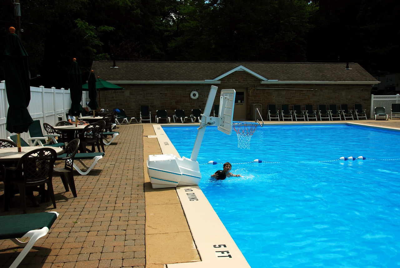 2012-05-31, 015, Pool Basketball