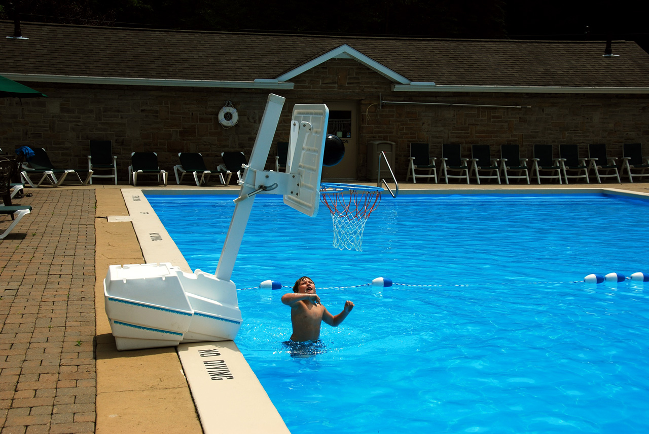 2012-05-31, 016, Pool Basketball
