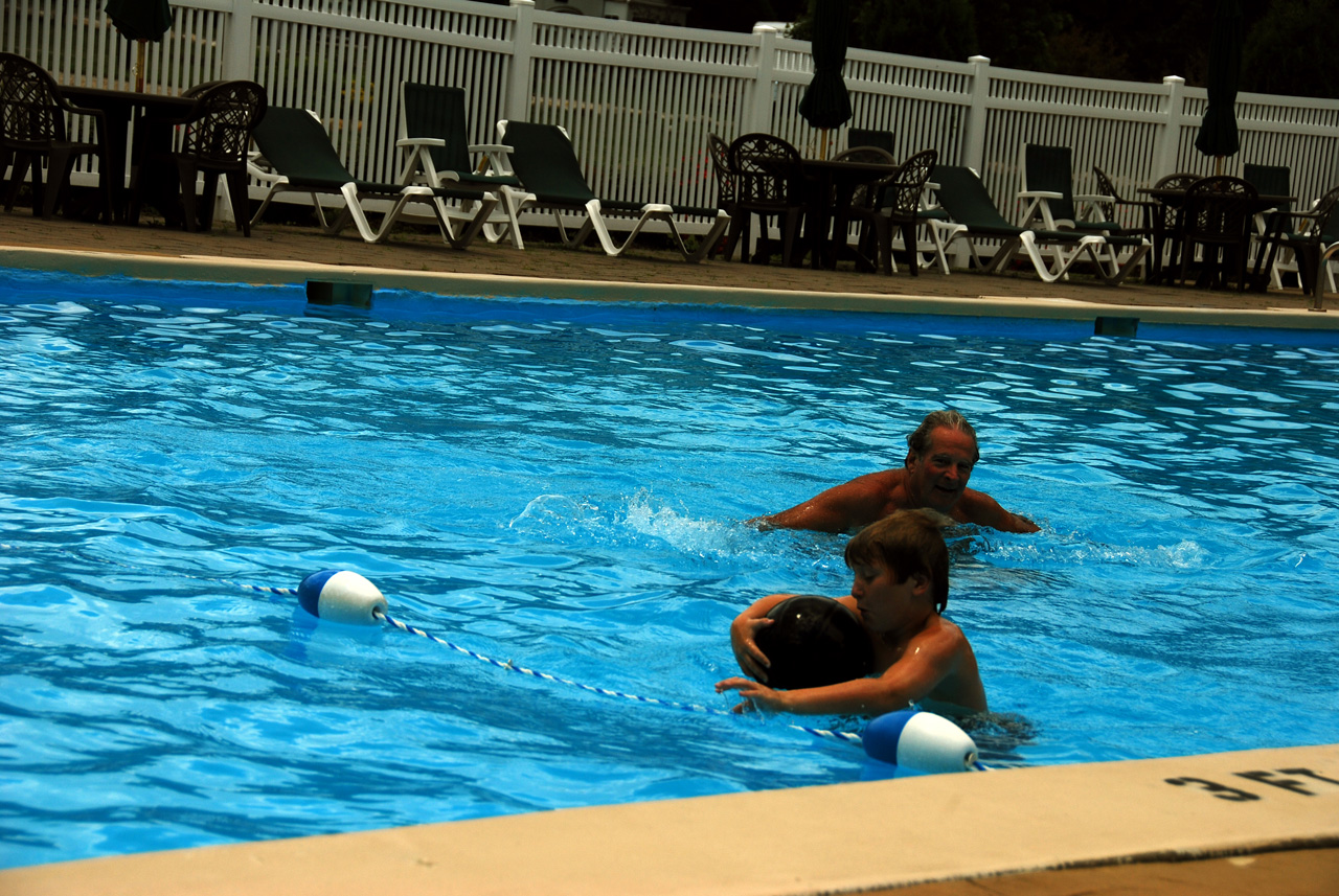 2012-05-31, 019, Pool Basketball