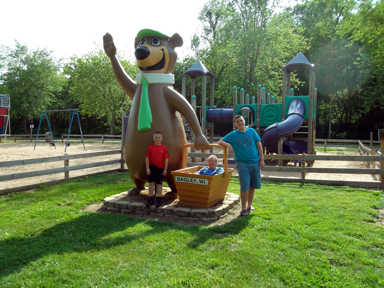 2012-06-14, 007, Yogi Bear's. WI