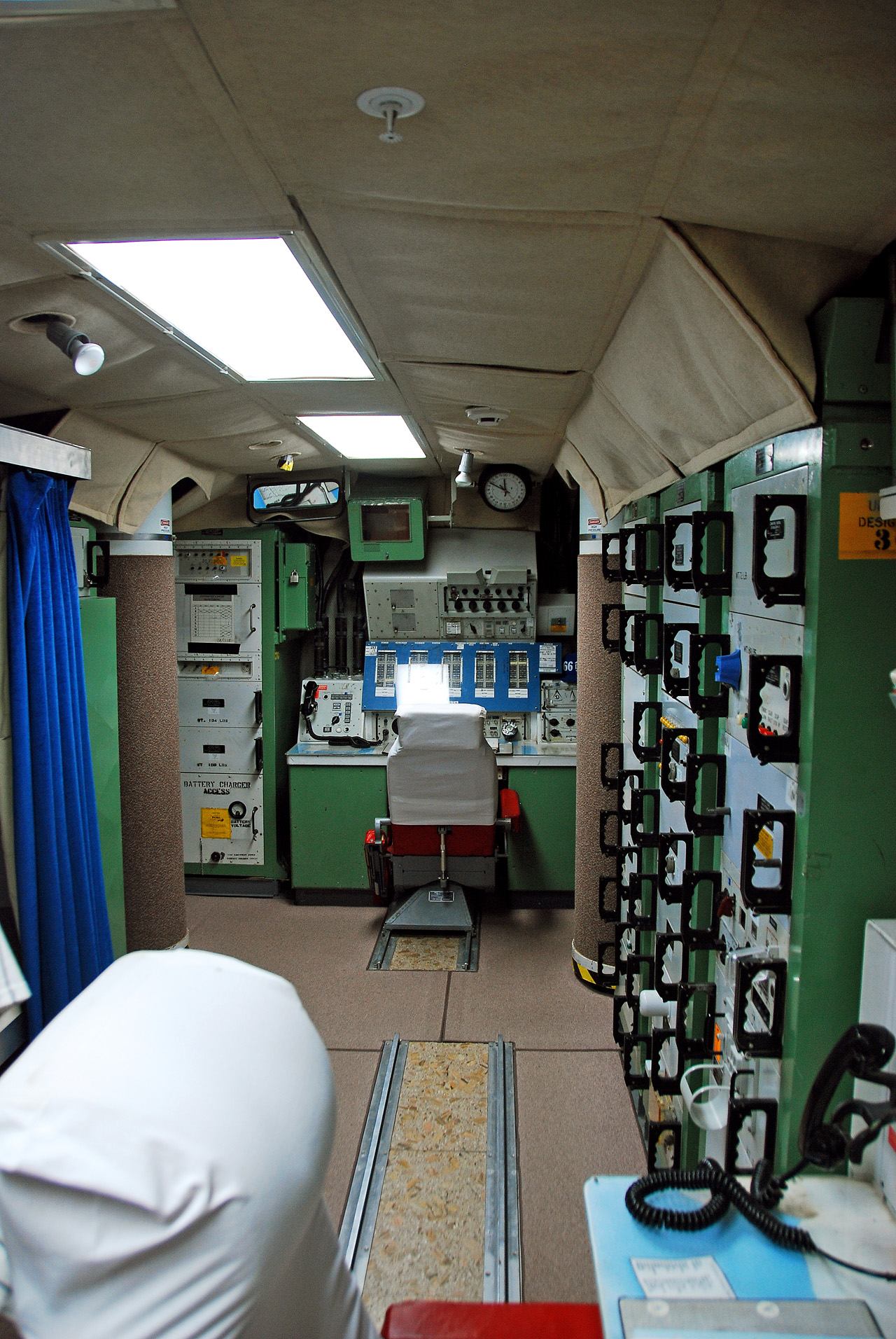 2012-08-11, 025, Control Room