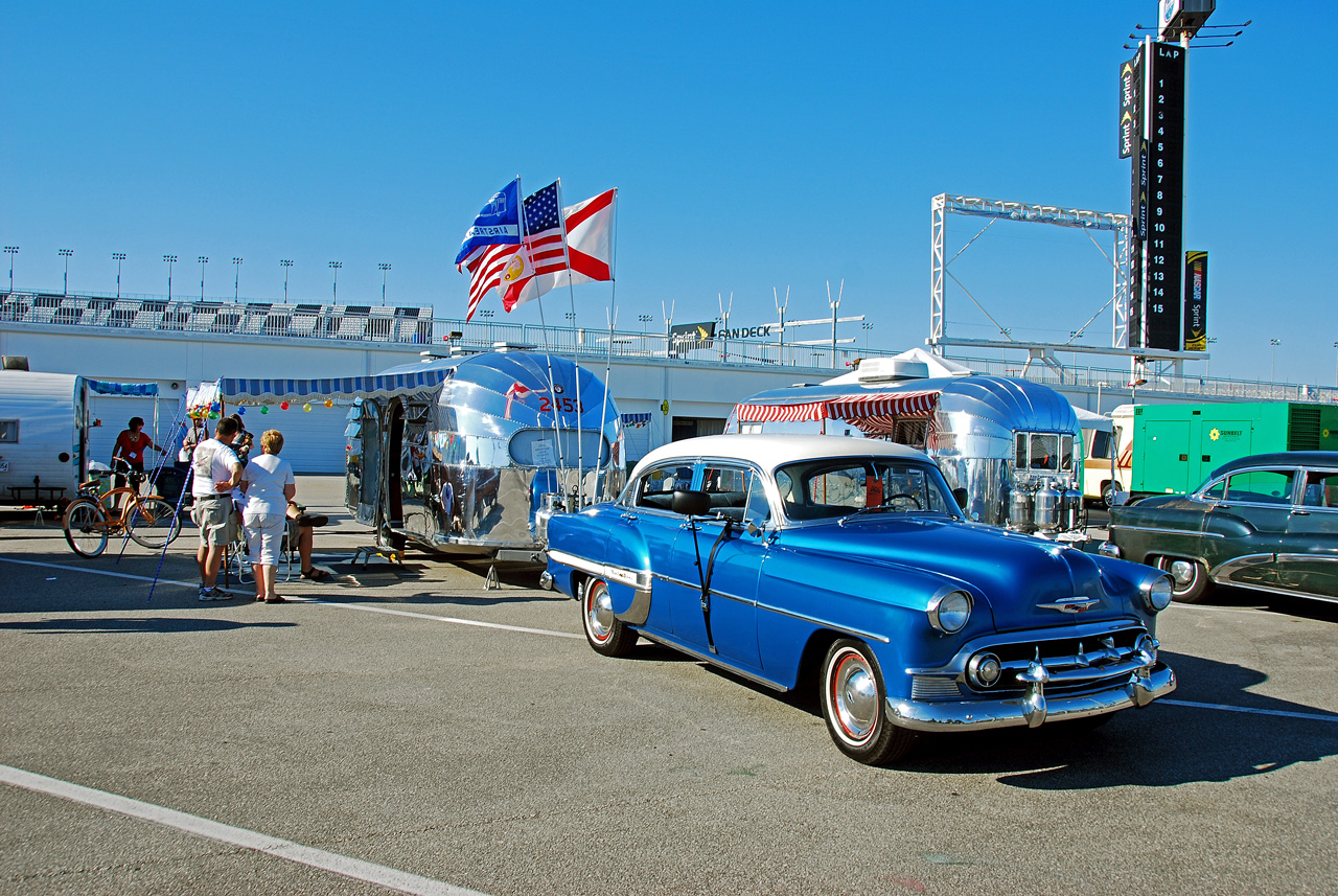 2012-11-02, 008, '50 Airstream, 53 Chevy, Vintage Village