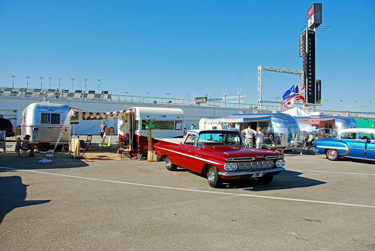 2012-11-02, 010, '60 Shasta, 59 El Camino, Vintage Village