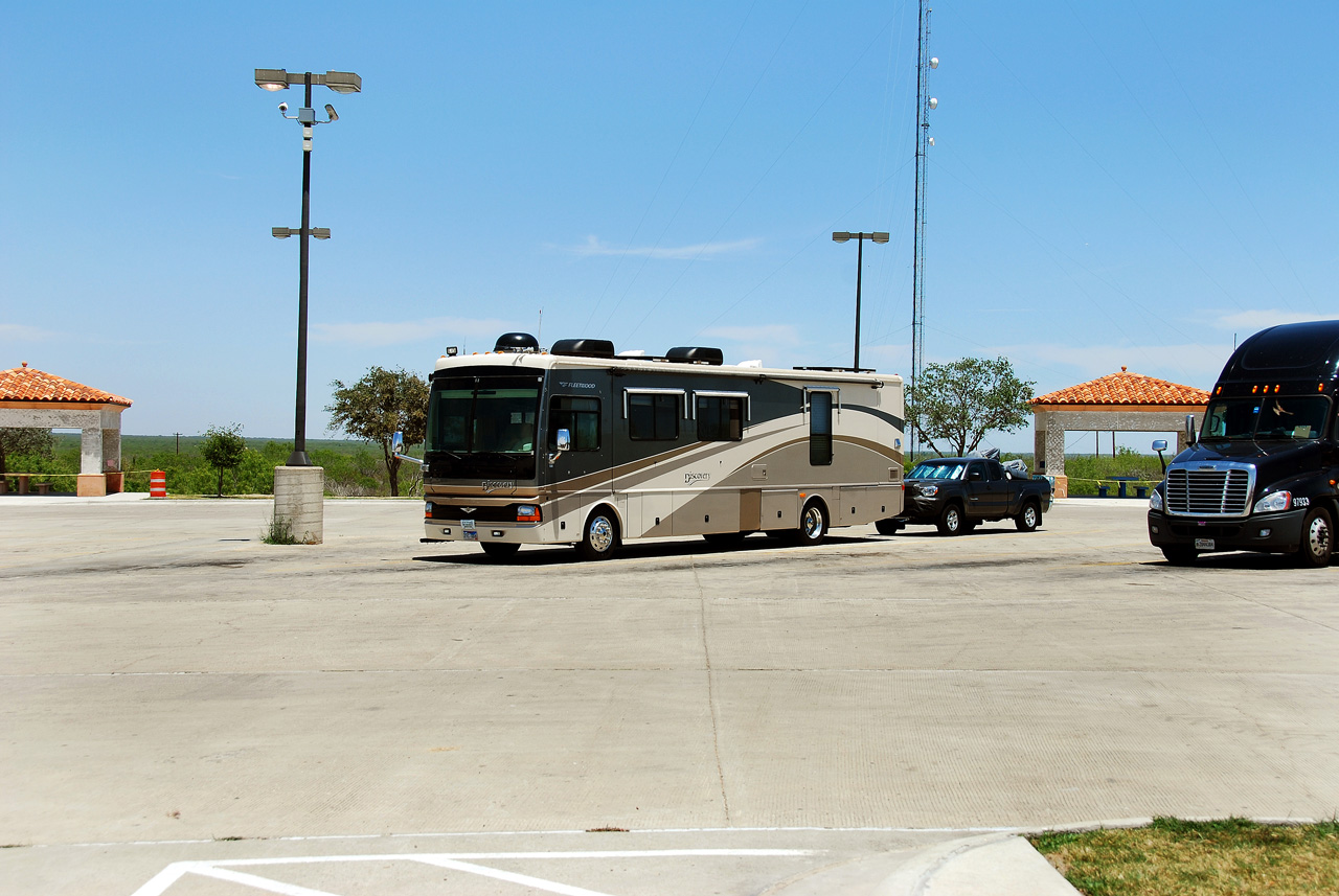 2013-05-04, 002, Rest Stop along I-35 in TX