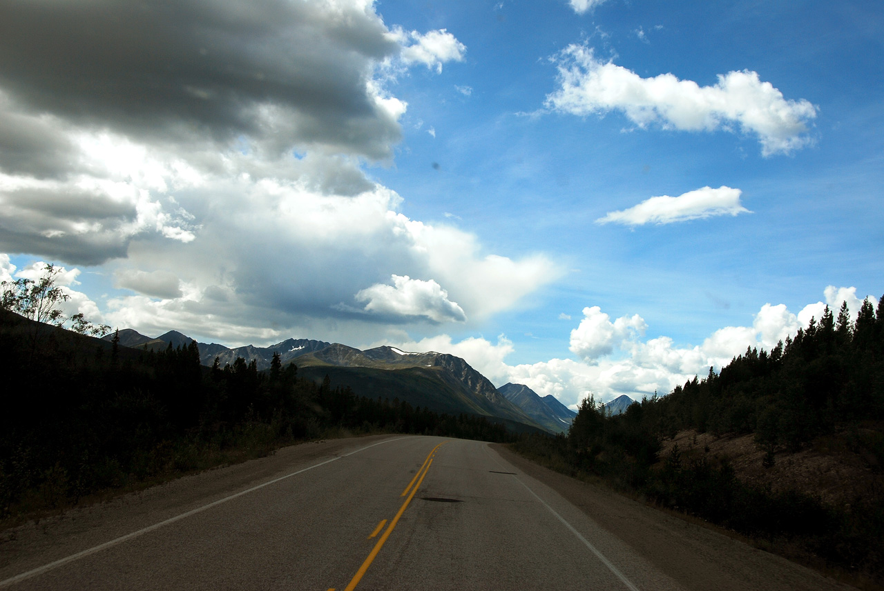 2013-07-29, 032, Alaskan Hwy Mile ... 981, BC-YT, CA