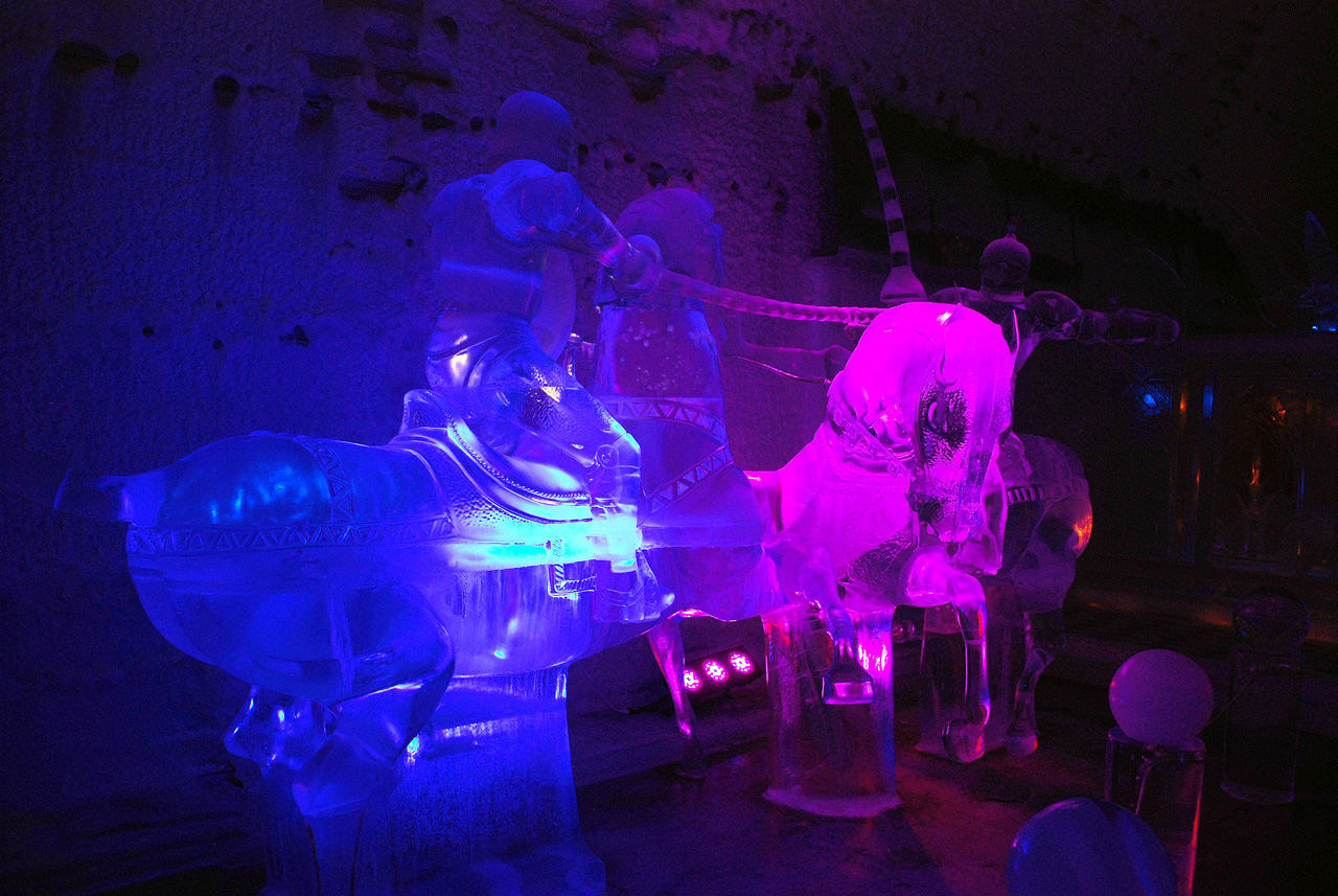 2013-08-04, 016, Aurora Ice Museum