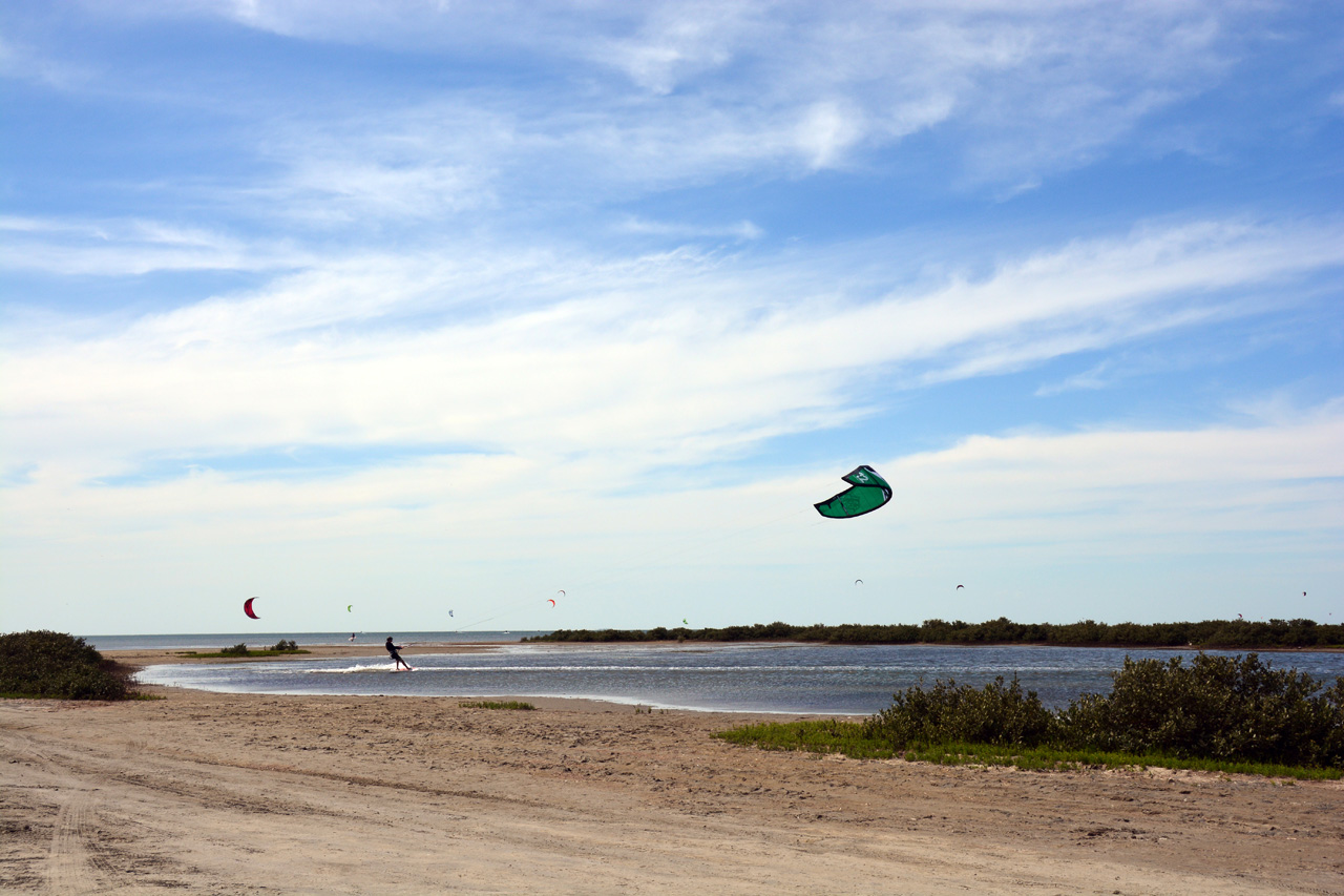 2014-04-09, 081, Kiting, S Padre Island, TX