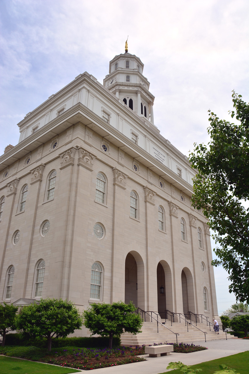 2014-05-27, 003, Temple in Nauvoo, IL