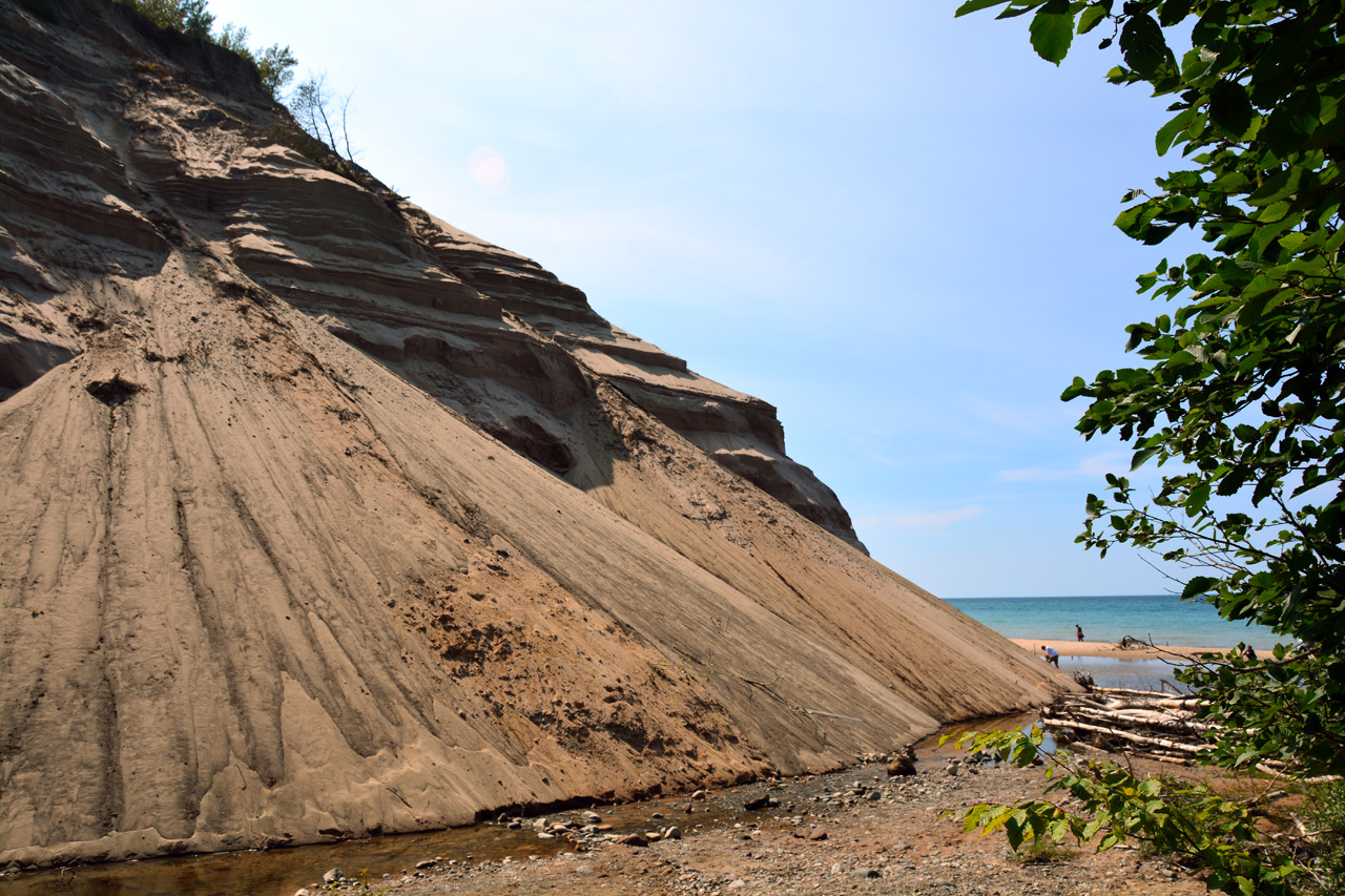 2014-08-15, 067, Log Slide, Pictured Rocks NS, MI