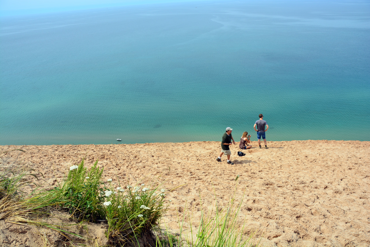 2014-08-20, 037, Climbing Down and Up to-from the Beach, SBD NL