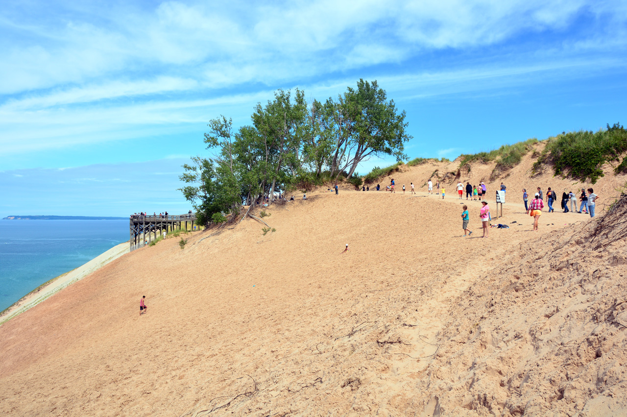 2014-08-20, 040, Climbing Down and Up to-from the Beach, SBD NL