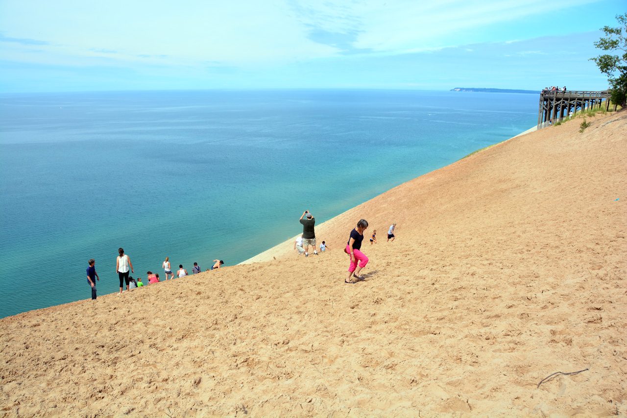 2014-08-20, 041, Climbing Down and Up to-from the Beach, SBD NL