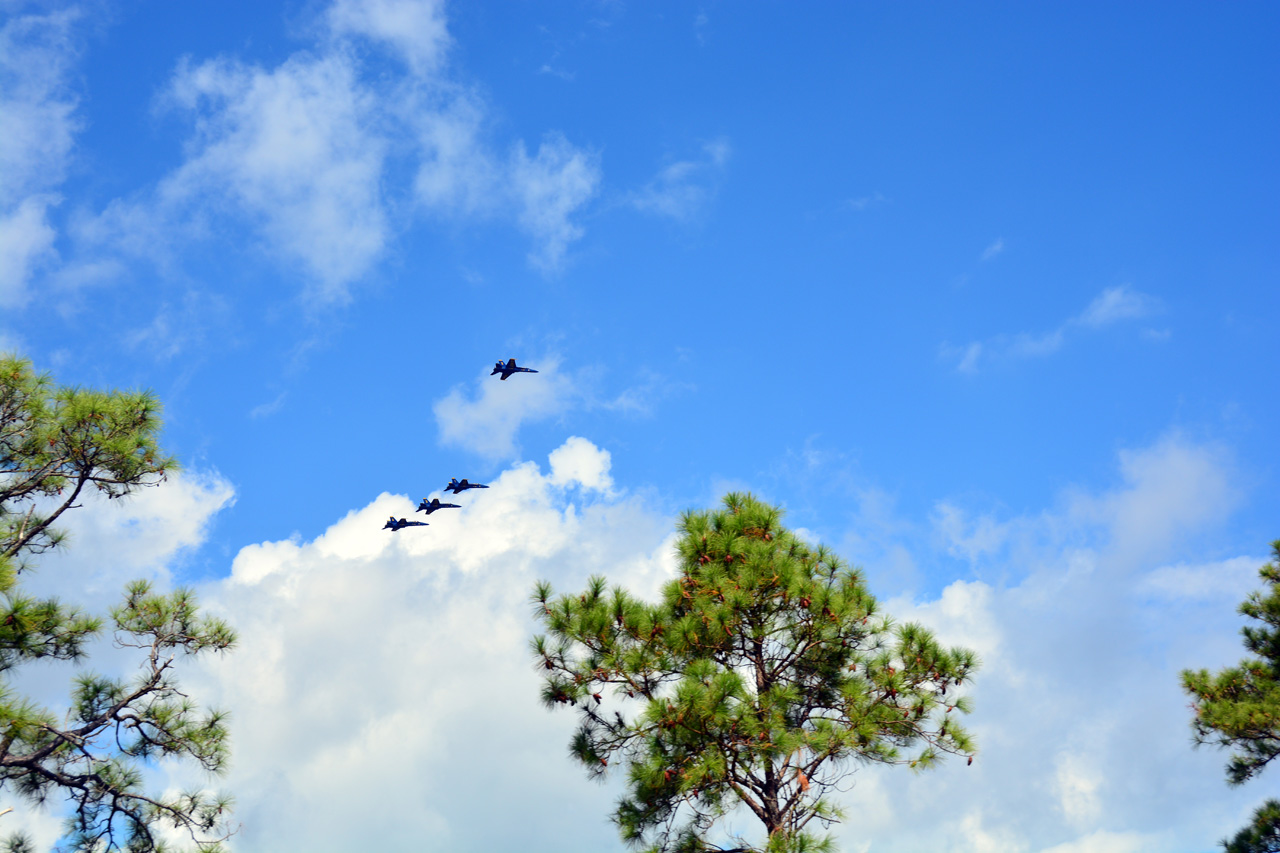 2014-10-29, 041, Blue Angels Practice Overhead