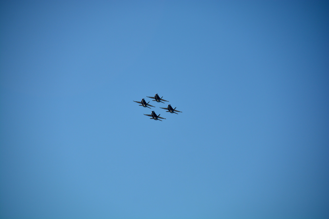2014-11-09, 005, Blue Angels Overhead