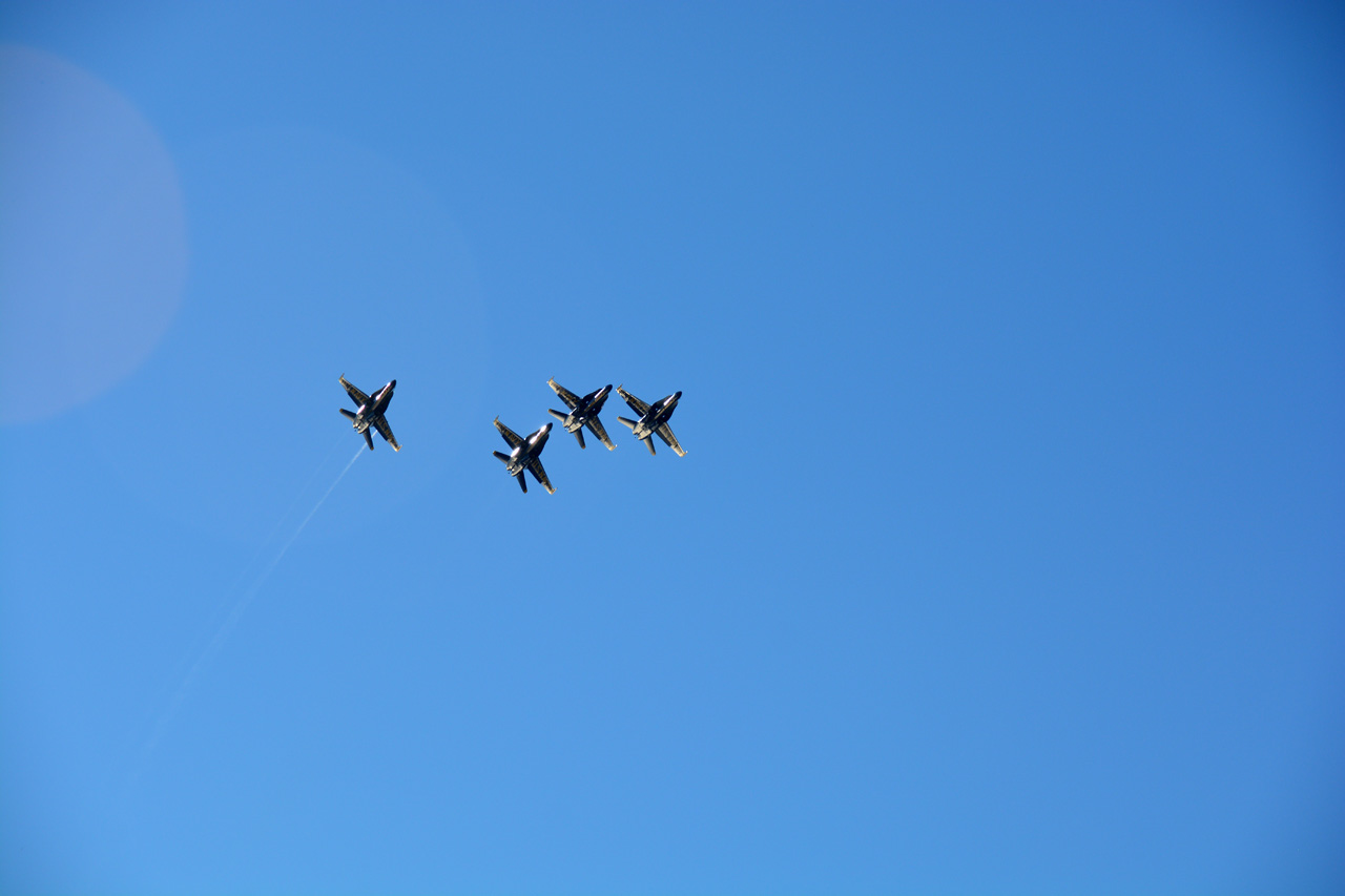 2014-11-09, 021, Blue Angels Overhead