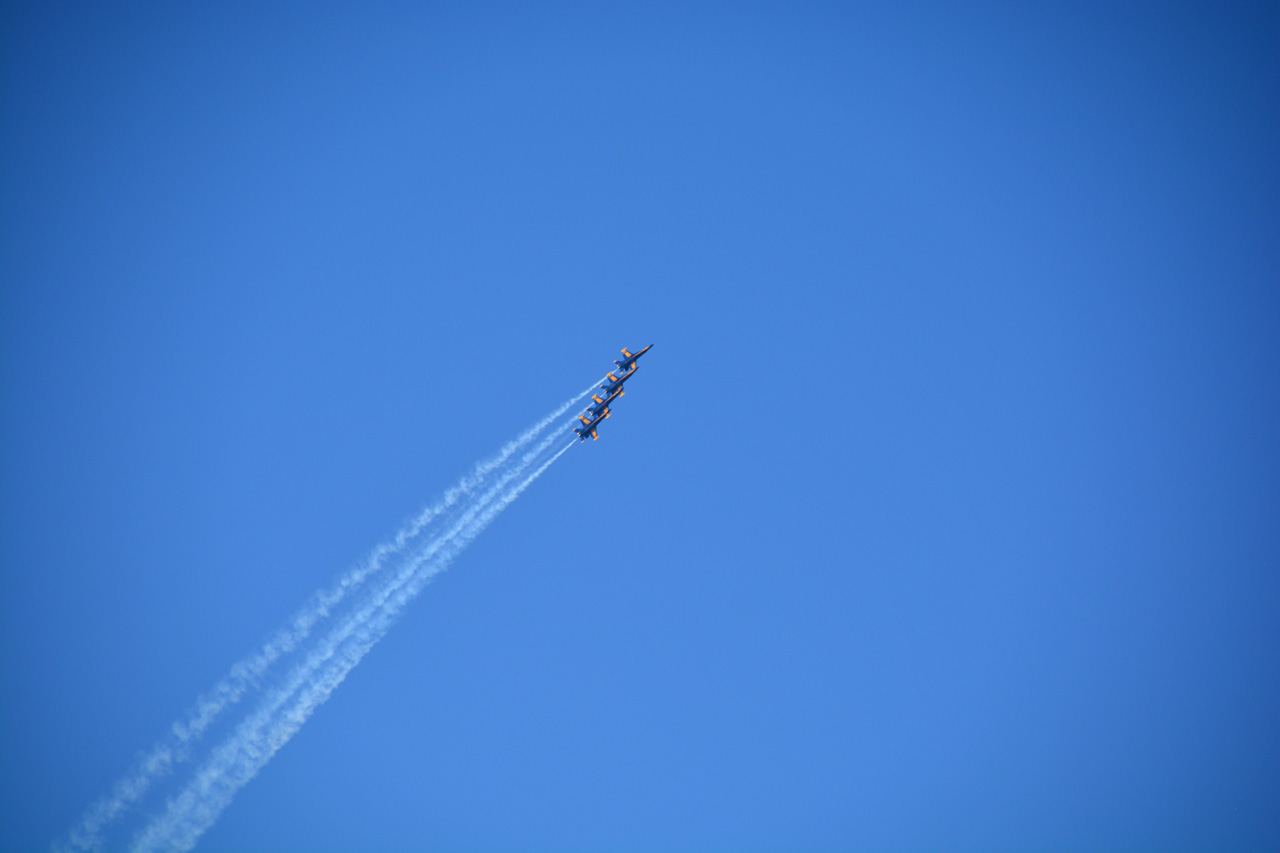 2014-11-09, 028, Blue Angels Overhead