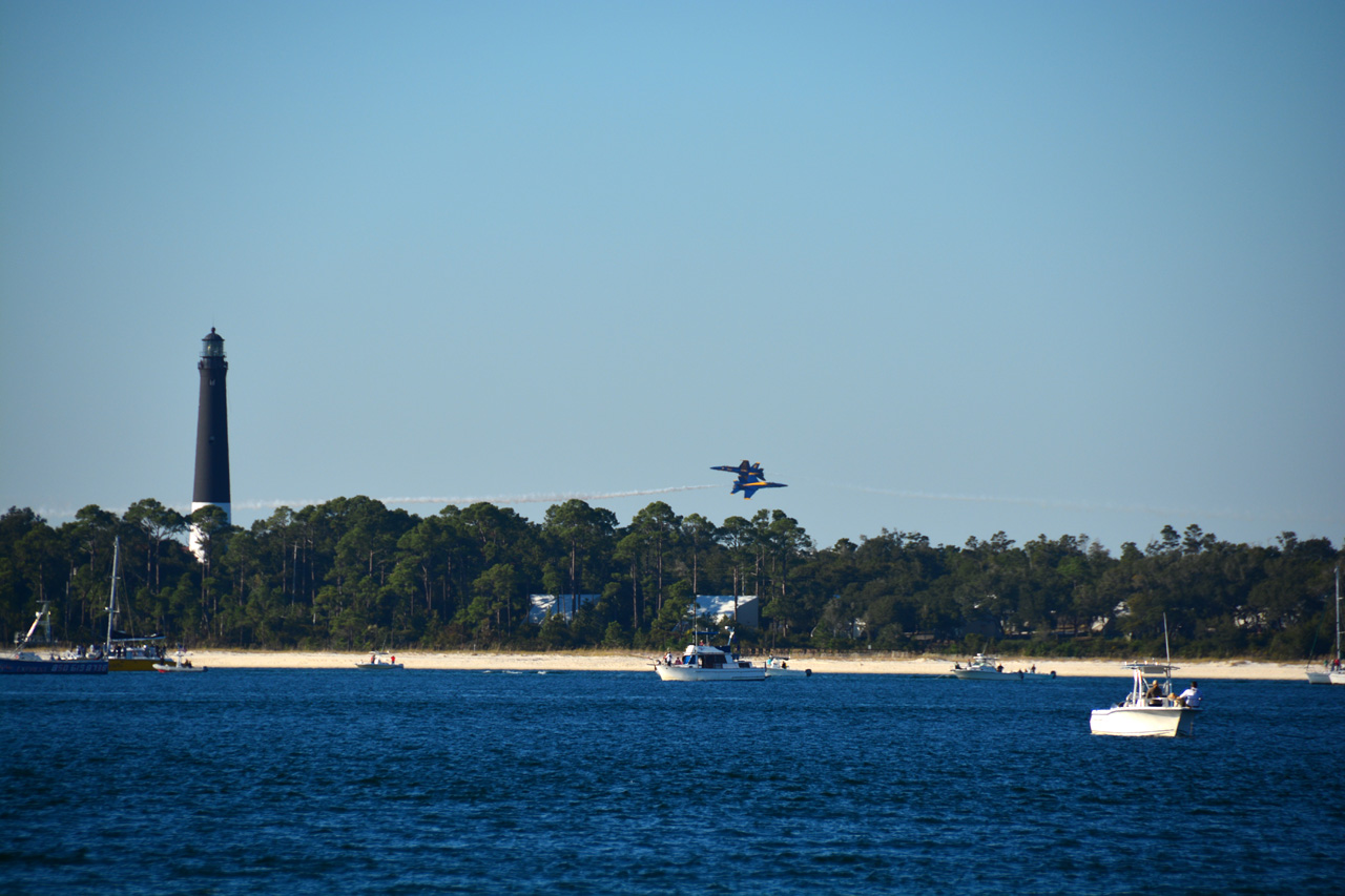 2014-11-09, 047, Blue Angels Overhead