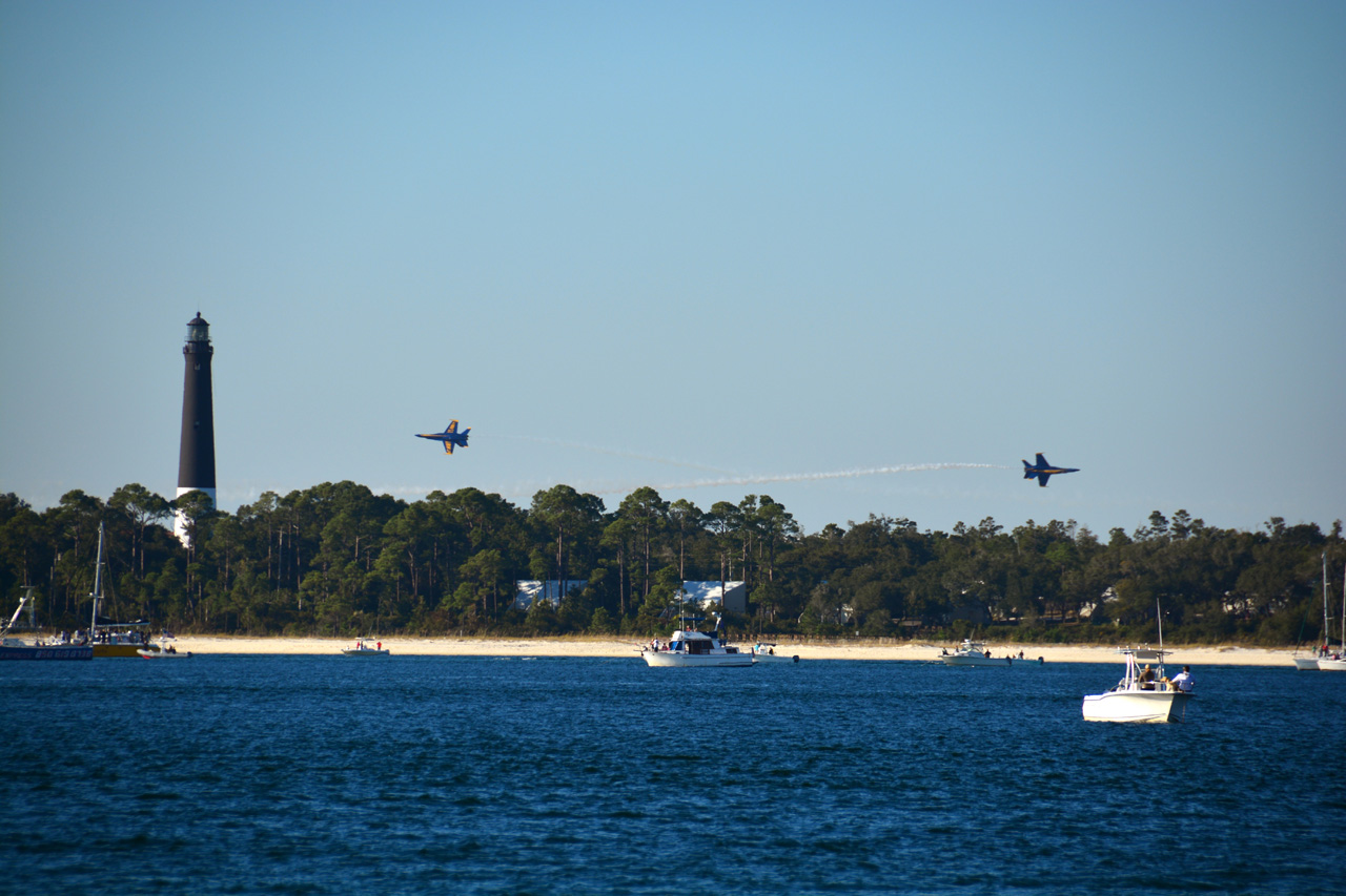 2014-11-09, 049, Blue Angels Overhead