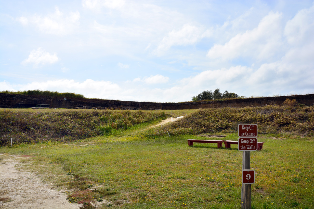 2014-10-05, 045, Parade, Fort Barrancas