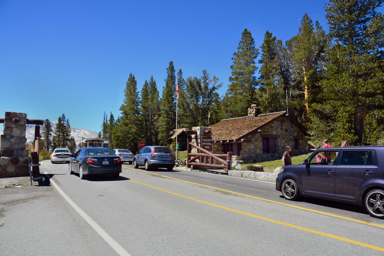 2015-06-15, 002, Yosemite NP, Tioga Pass Entrance