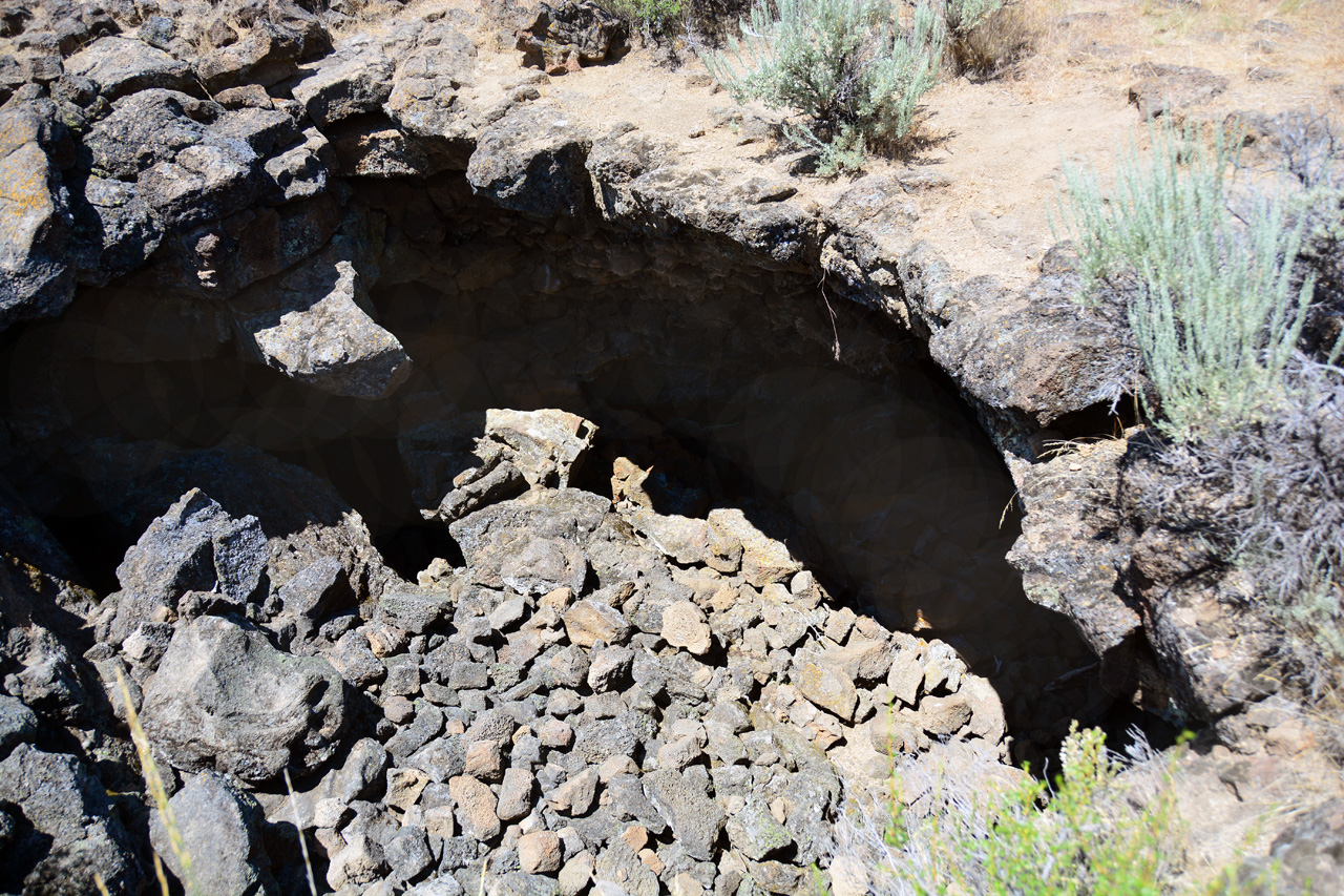 2015-07-06, 042, Lava Beds NP, Balcony Boulevard Cave Trail, CA