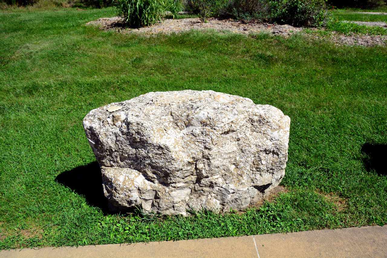 2015-09-09, 003, Devonian Fossil Gorge, Coralville, IA