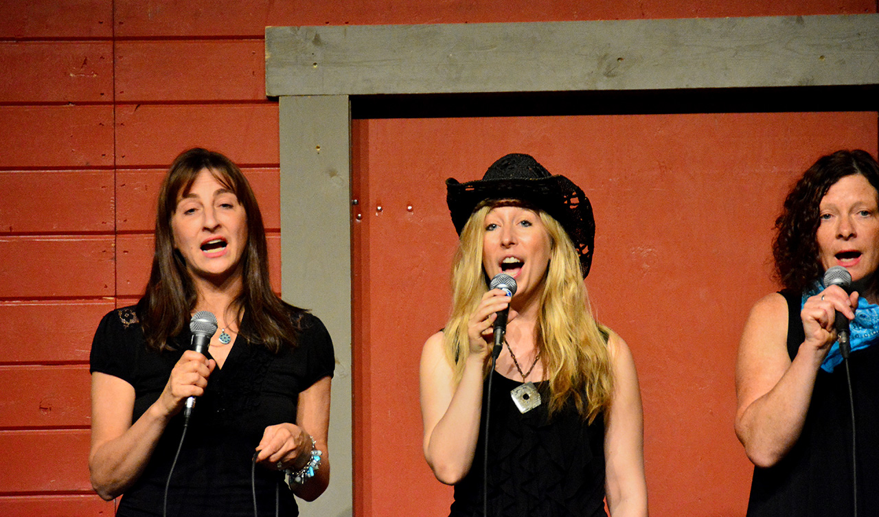 2017-07-08, 097, Calgary Stampede, AB, Singers in Wine Room
