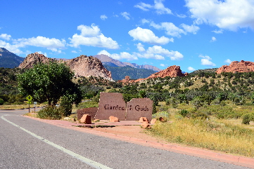 2015-09-23, 020, Garden of the Gods, Entrance